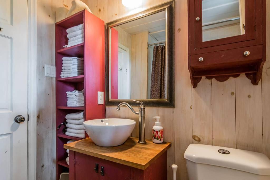 La Maison Ancestrale Guerard Saint-Laurent-de-l'ile d'Orleans ภายนอก รูปภาพ